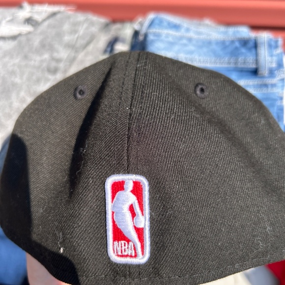 Toronto Raptors hat - Picture 2 of 4